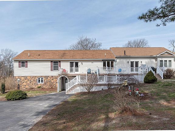 3rd image of 1 Grandview Lndg