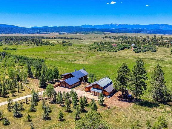 3rd image of 813 Jacobson Circle