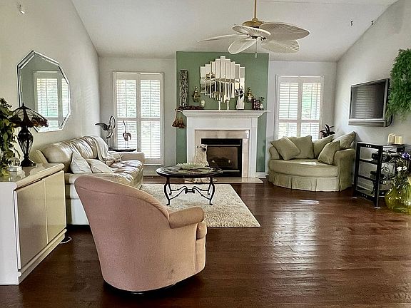 4th image of 5796 Victoria Ct