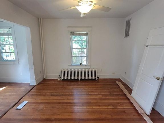 5th image of 208 Hume Ave