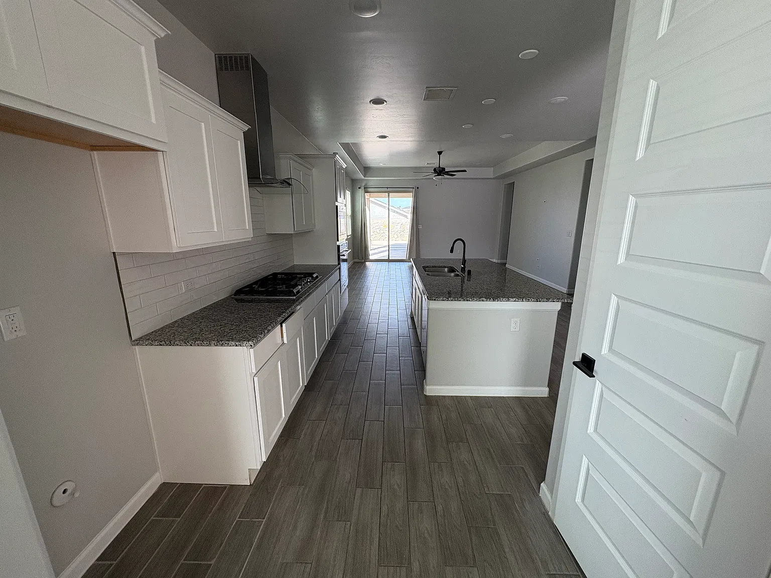 3 bed, 1695 sqft, $2,095 — Photo 3