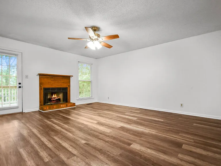3072 Woody Ln — Photo 4