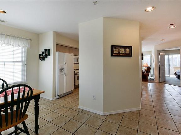 5th image of 351 S Wildwood Dr APT 3-3