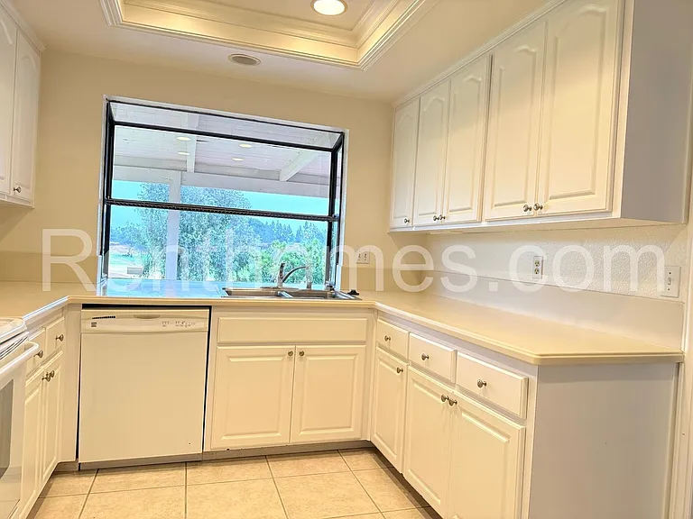 12817 Camino Emparrado — Photo 8