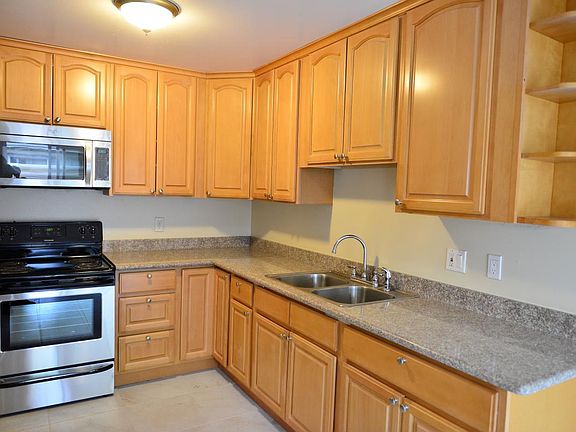 5th image of 3817 Starview Dr APT 1