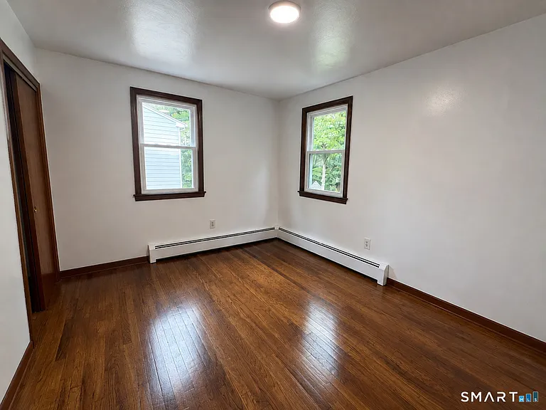 98 Hartley Dr — Photo 10