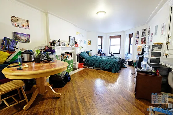 Rented by SBJ Brokerage, LLC | media 18