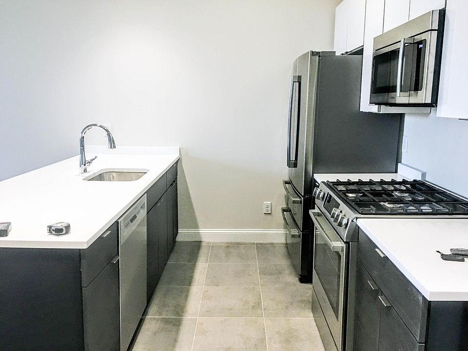 1st image of 1022 Hancock St #207