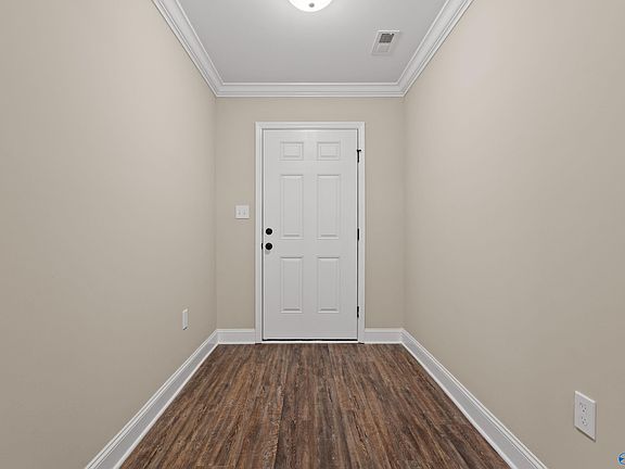 4th image of 4118 Rockland Cir SE