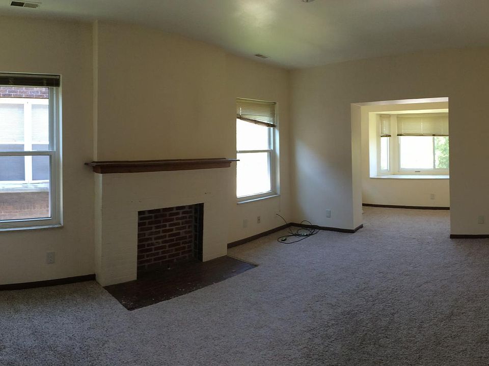 Livingroom and sunroom