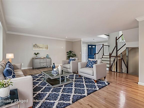 4th image of 11705 Edgewater Dr #27
