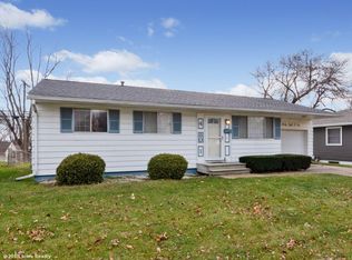 4801 Midway Dr NW, Cedar Rapids, IA 52405