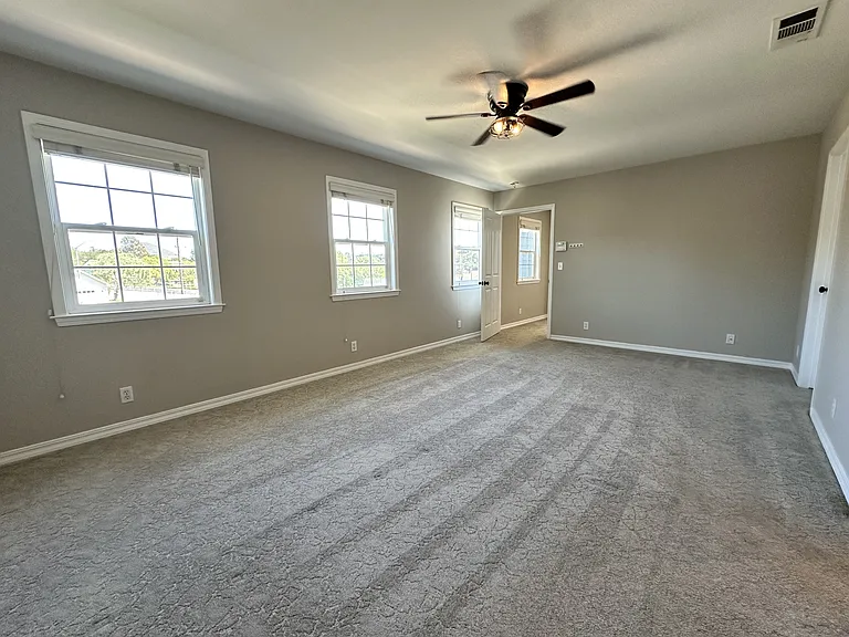 604 Village Ct — Photo 18
