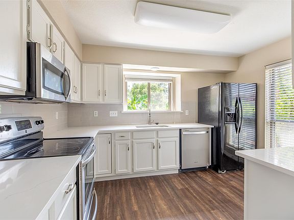 4th image of 900 Ledgemont Dr