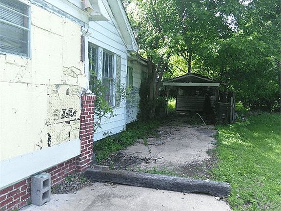 3rd image of 2107 W 13th Ave