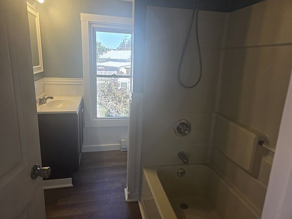 2nd image of 24 McAllister St