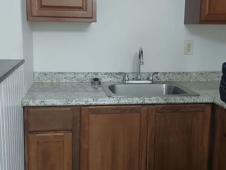 924 Seneca Ct — Photo 35