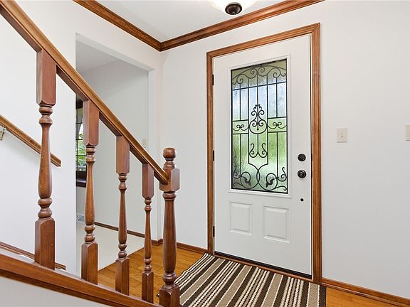 4th image of 133 Village Dr
