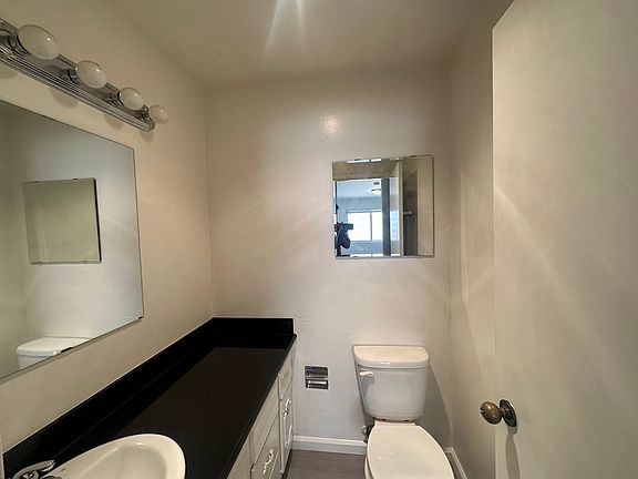 2nd image of 2521-2525 Judah St #102