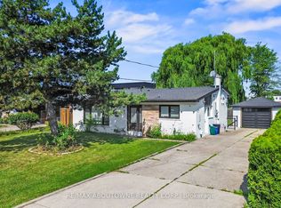 523 Pinegrove Rd, Oakville, ON L6K 2C2