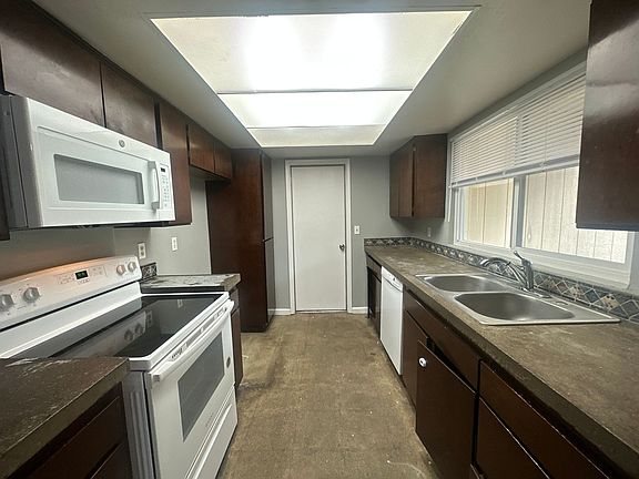 5th image of 1331 Frankfort Ct