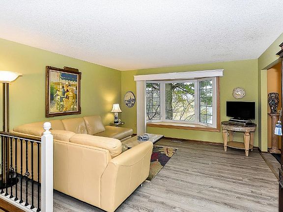 3rd image of 10215 47th Ave N
