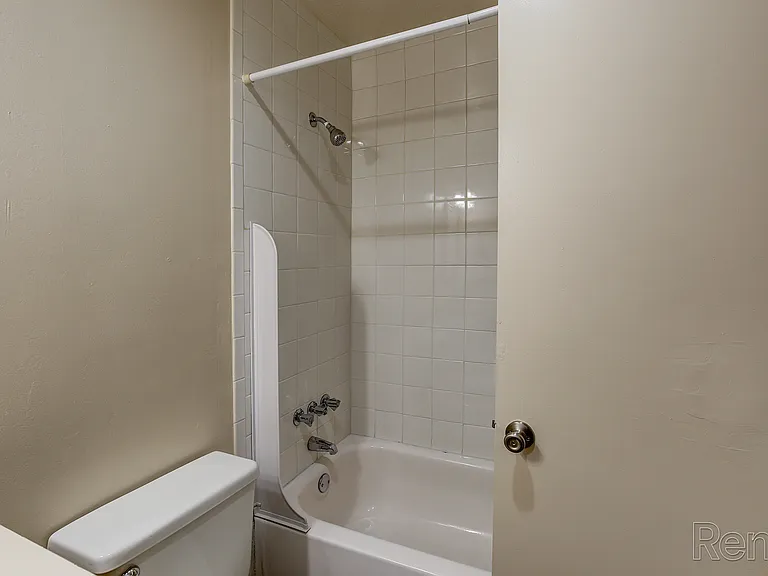Glenview Apartments — Photo 119