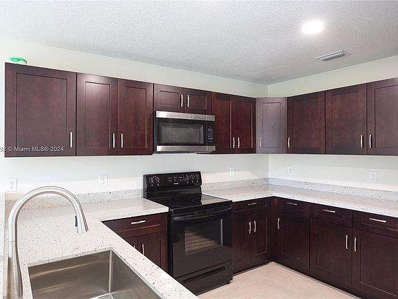 5th image of 9471 NW 54th St