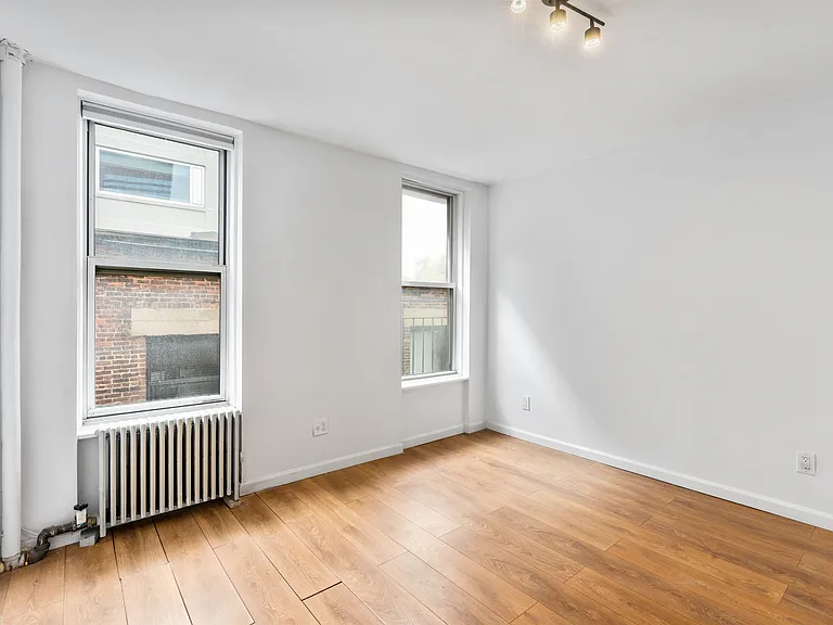 723 11th Ave #3B — Photo 6