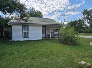 331 N 5th St, Jacksboro, TX 76458