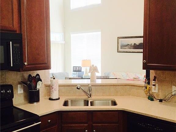 4th image of 224 Park View Dr #126