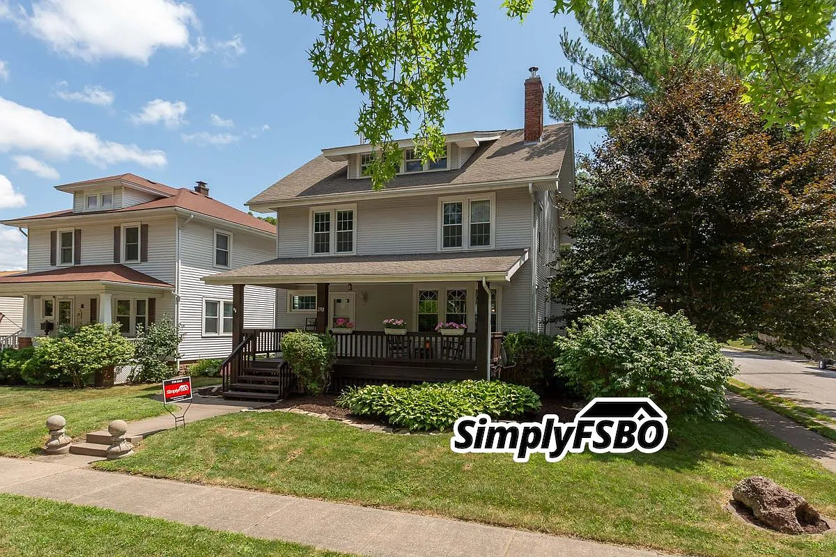 2701 Grand Ave photo 1