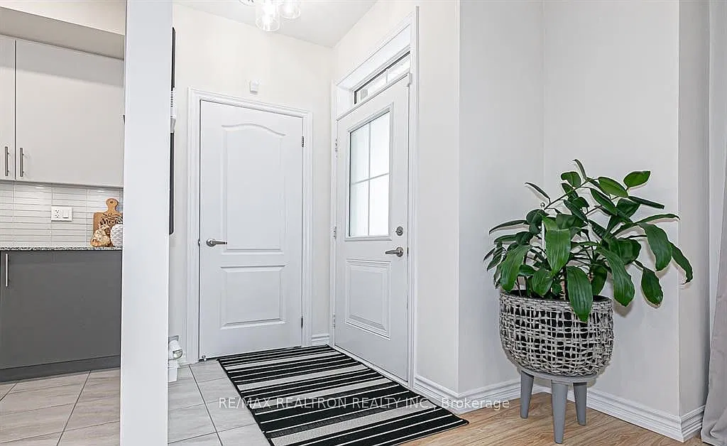 3 bed, $3,600 — Photo 2