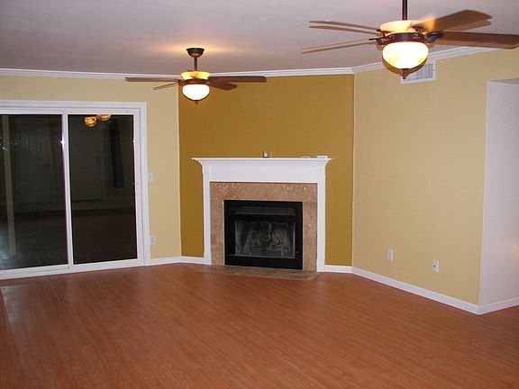 3rd image of 4450 W Yorkshire Dr