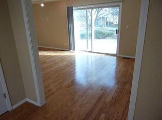 1368 Logsdon Ln, Buffalo Grove, IL