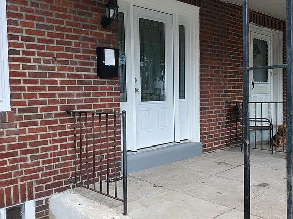 3rd image of 4131 Maywood St