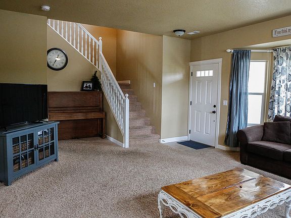 4th image of 2041 E Knapp Dr