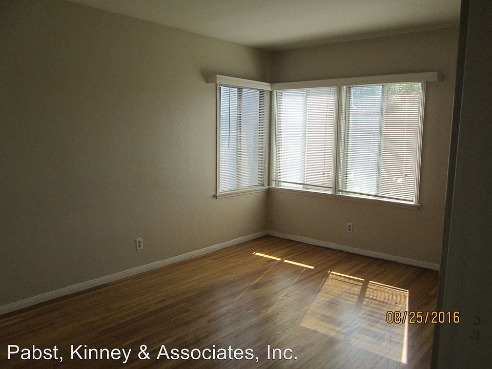 2nd image of 4524 N Lakewood Blvd