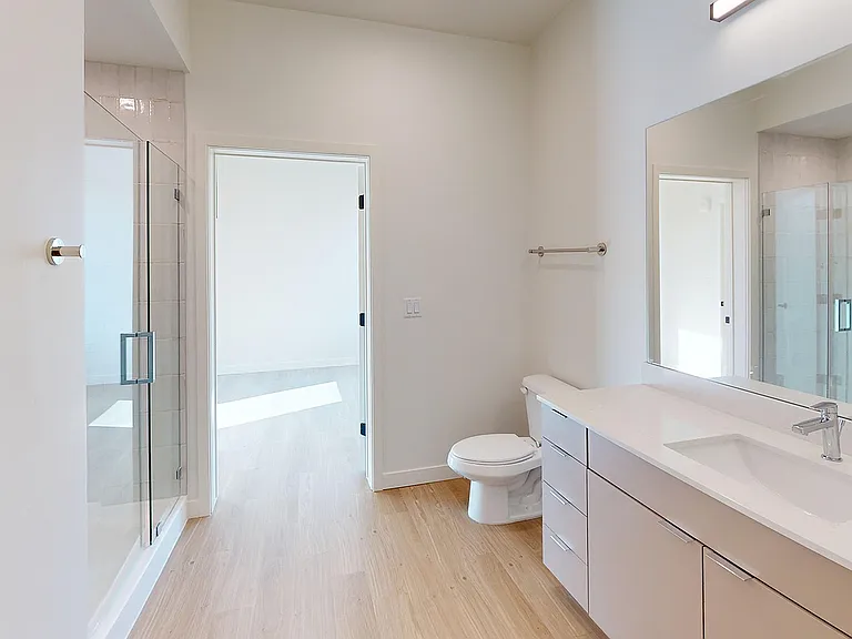 Clean lines. Calm mornings.