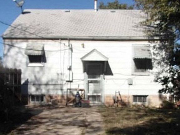 5th image of 750 E Oakdale Ave