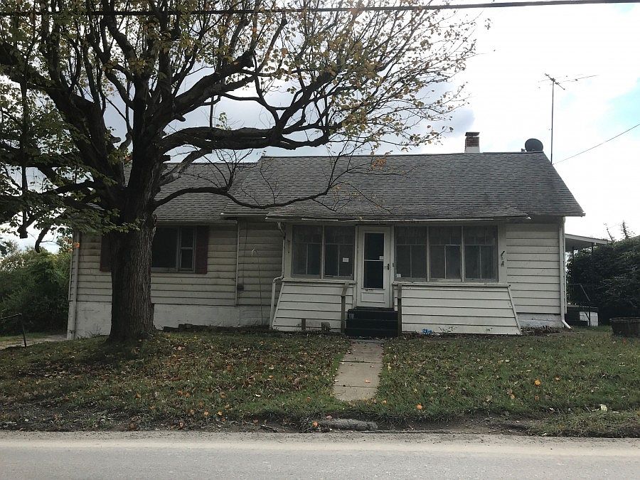 1st image of 71640 Clairsville St