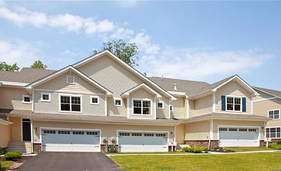 1st image of 25 Woodrose Ct