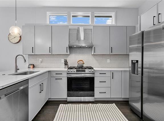 4th image of 2232 Lydia Ave