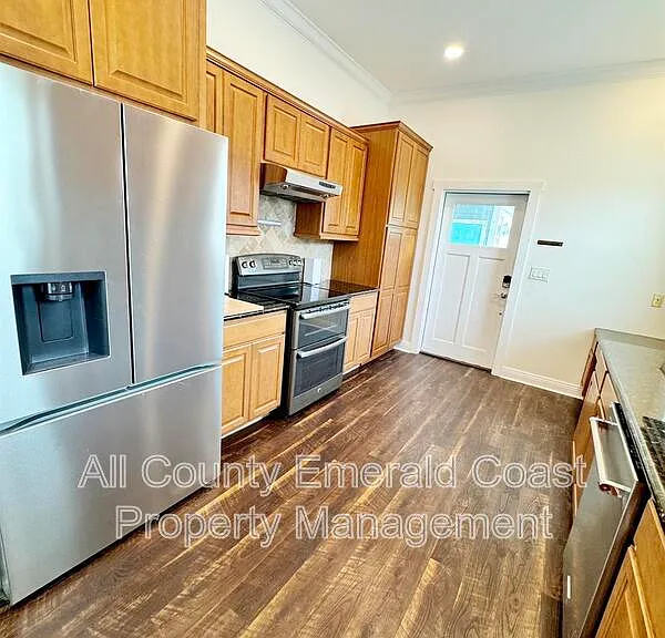 722 Kelly St — Photo 22
