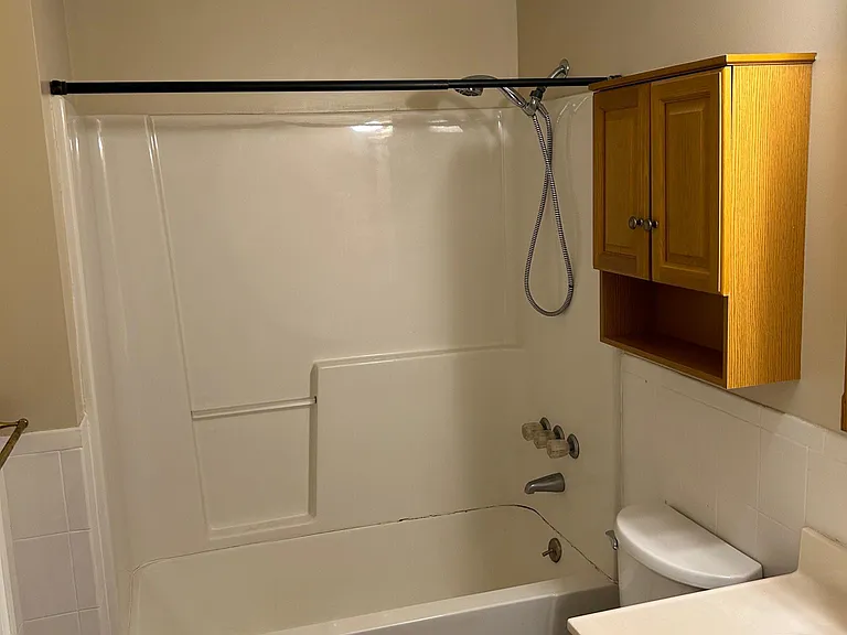 406 Hickory Cir — Photo 12