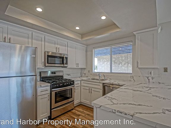 2nd image of 768 Manhattan Beach Blvd #B