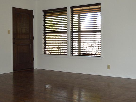 3rd image of 3667 Jasmine Ave