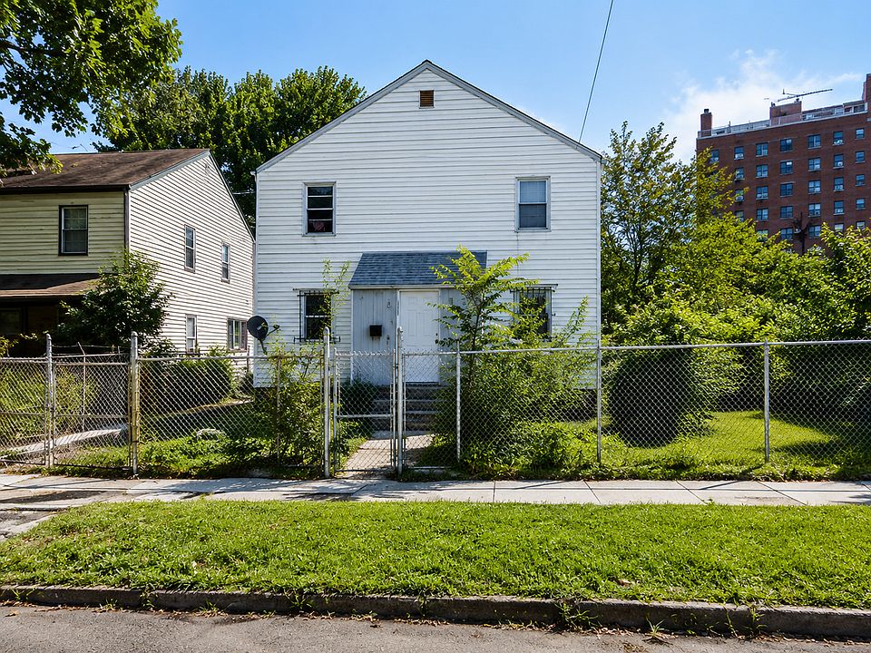2nd image of 72 Ludlow St #1R