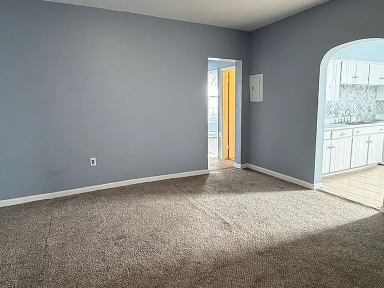 320 Main St — Photo 9