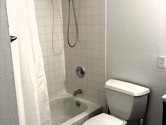 3rd image of 11402 26th Pl SE